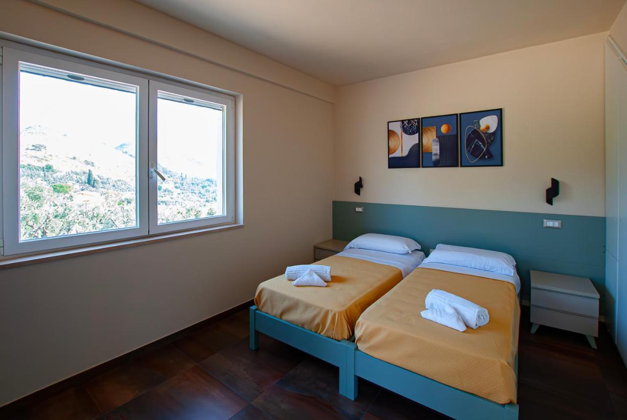 Vista Paradiso 1 Apartment